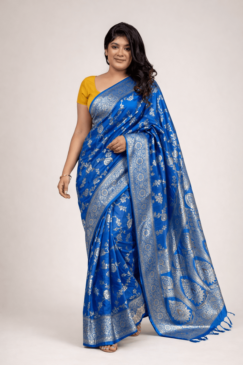 Shop fashion products under ₹1499 - Trending